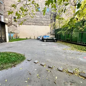 https://best-seasons-andrassy.inbudapesthotels.com